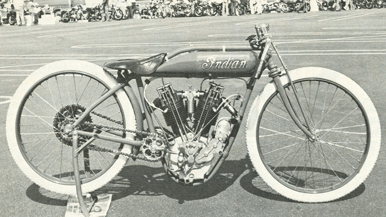 A black-and-white picture of a 1916 Indian 1,000 cc 8-Valve board track racing motorbike.