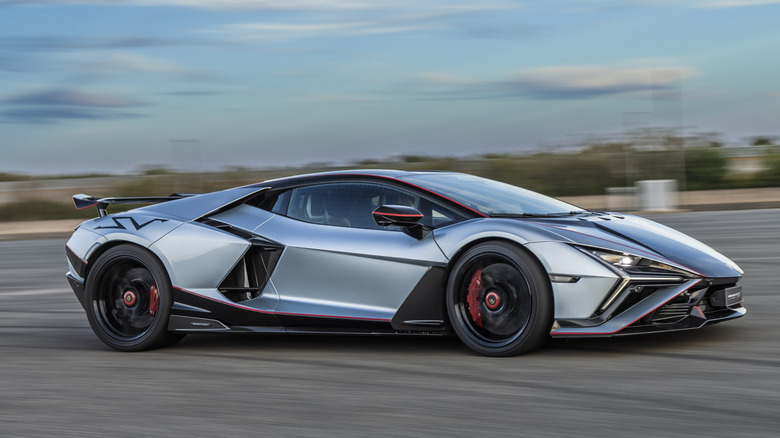 Side view of a silver LamborghinI Revuelto SV