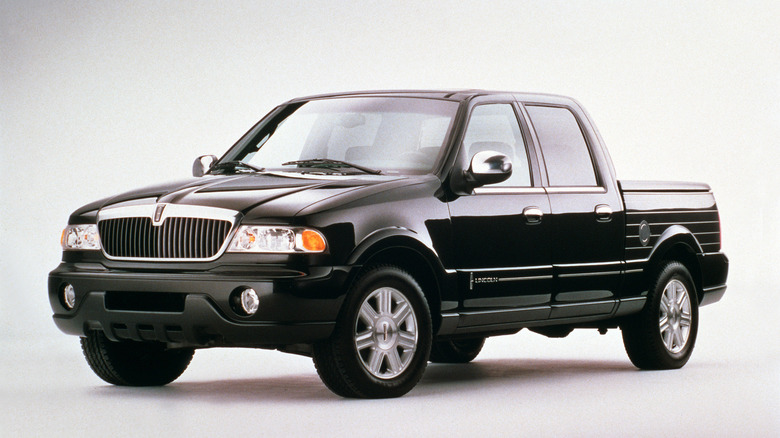 Product image of 2002 Lincoln Blackwood.
