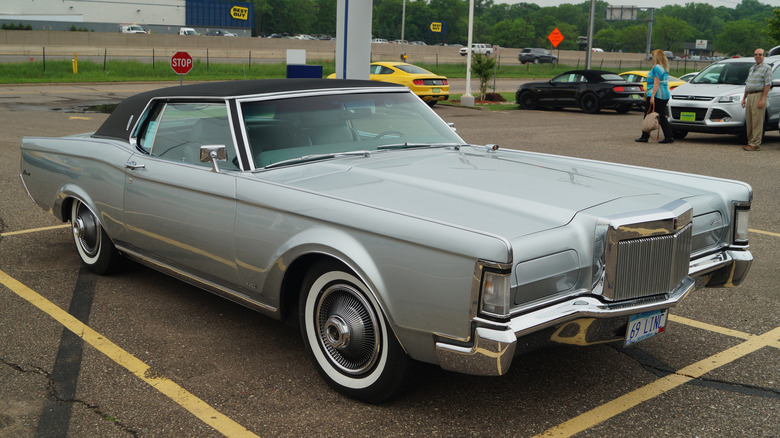 Silver 1969 Lincoln Continental Mark III three quarter view