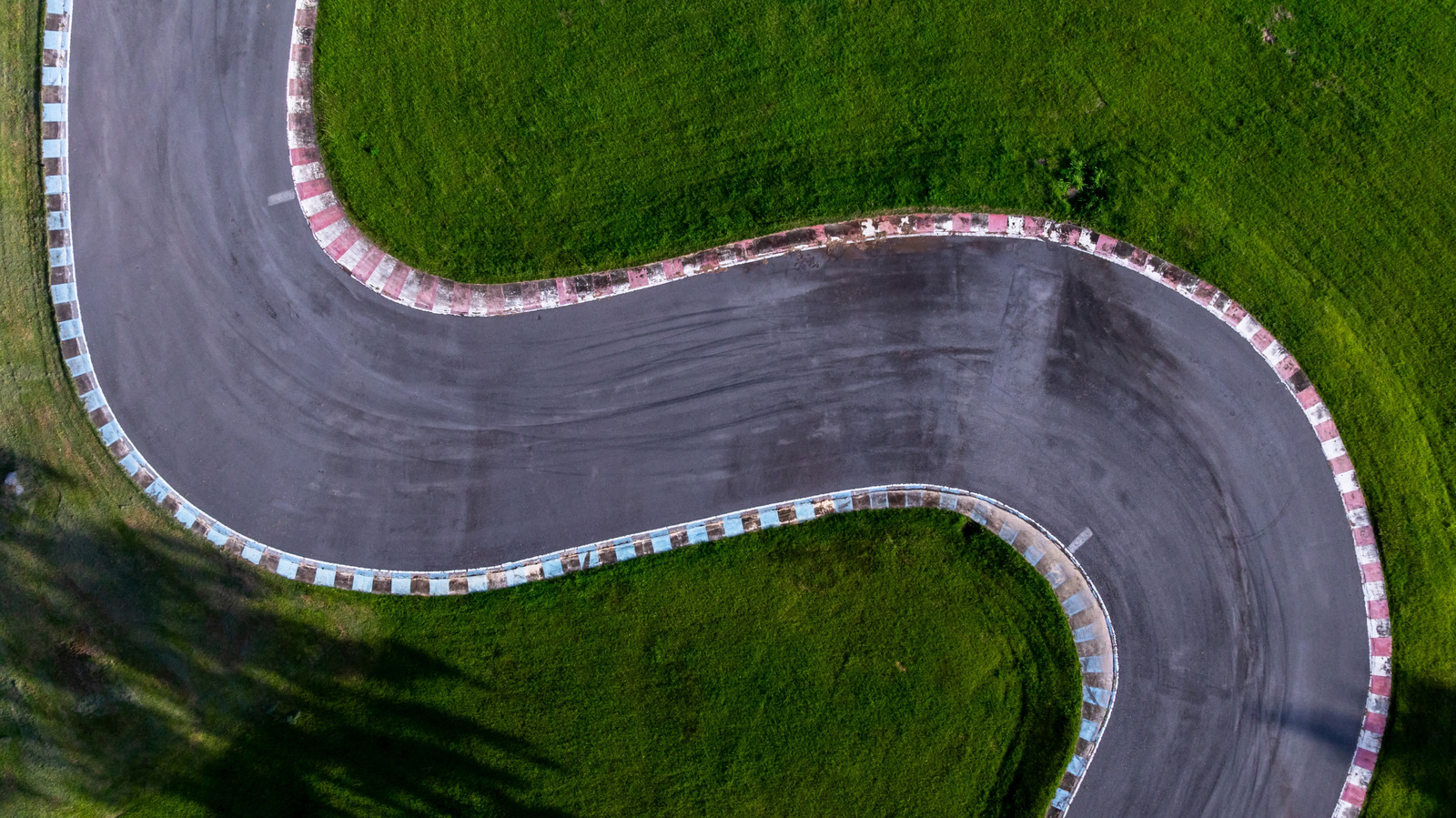 12 American Race Tracks Every Gearhead Should Visit
