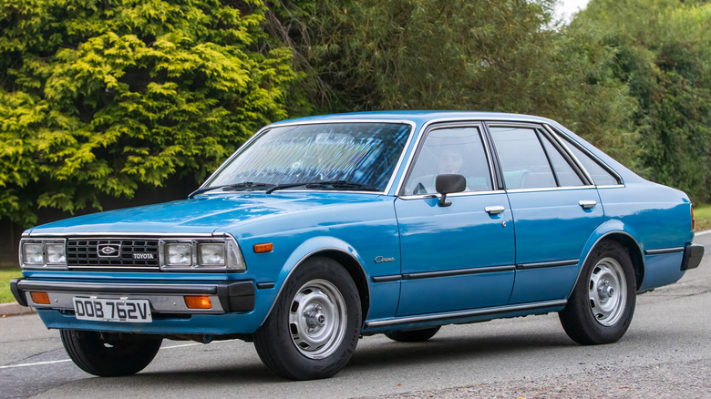 An early bluish Toyota Corolla exemplary from nan 1970s.