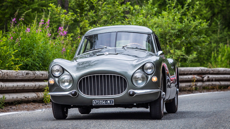 Fiat 8V front view while driving