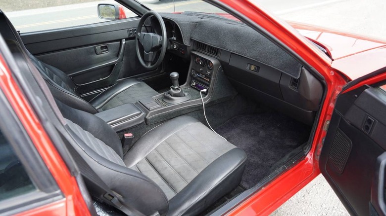 1987 Porsche 924 S interior image