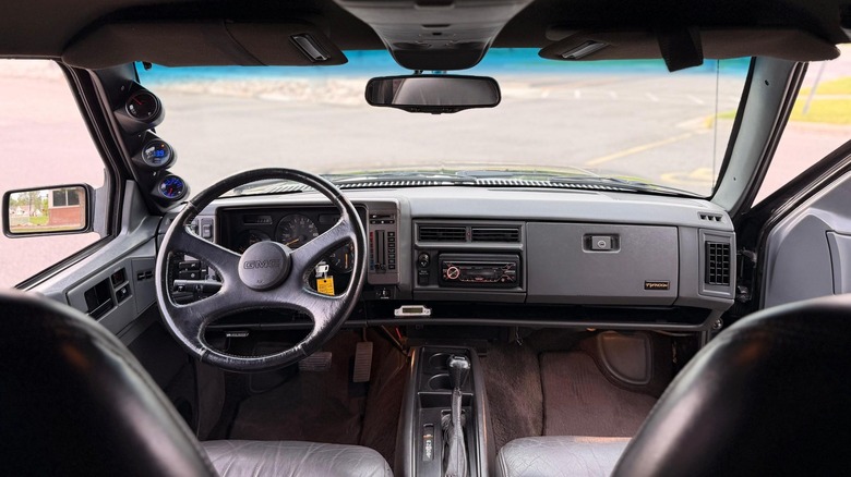 1993 GMC Typhoon cabin interior