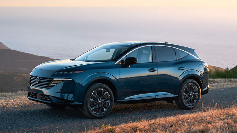 2025 Murano in profile