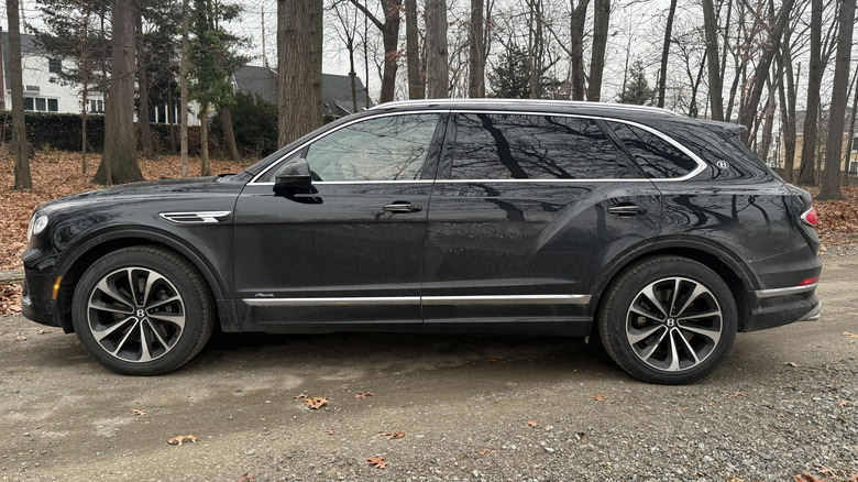 2026 Bentley Bentayga EWB Azure V8 side view