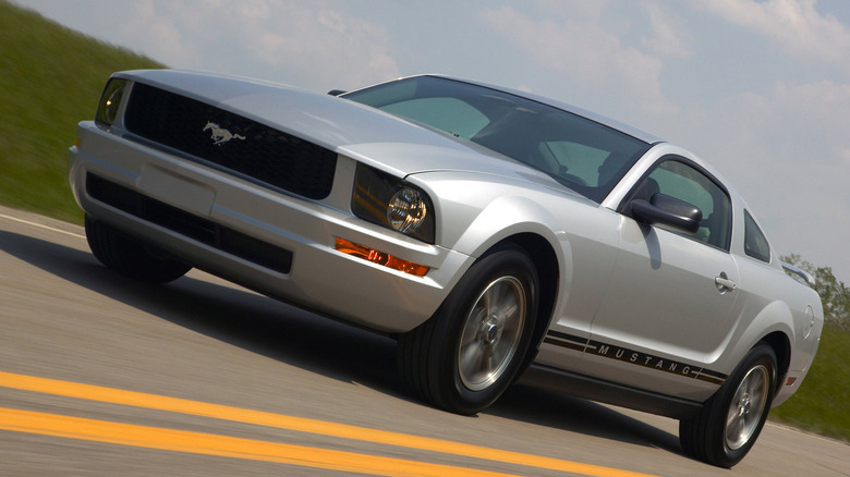 2005 Ford Mustang GT front 3/4