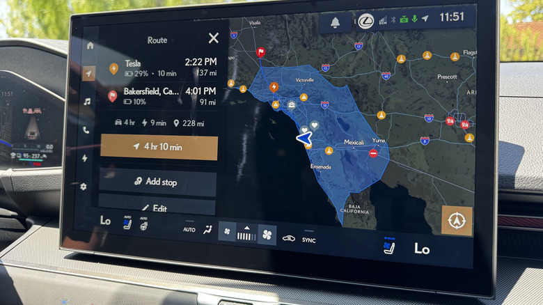 A photo of the navigation system showing the maximum range blob on the electric ES350e