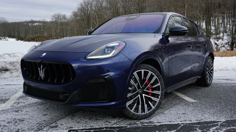 2026 Maserati Grecale Trofeo: Италианският жребец на The Jersey Turnpike