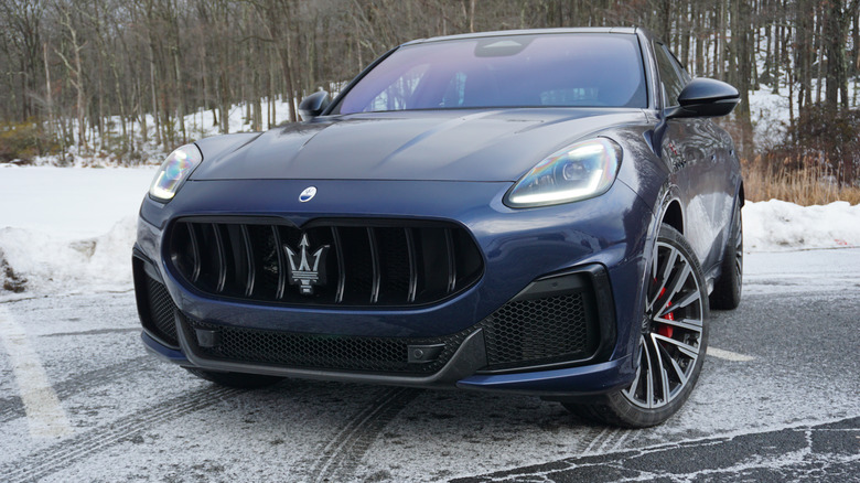 2026 Maserati Grecale Trofeo front 3/4 view