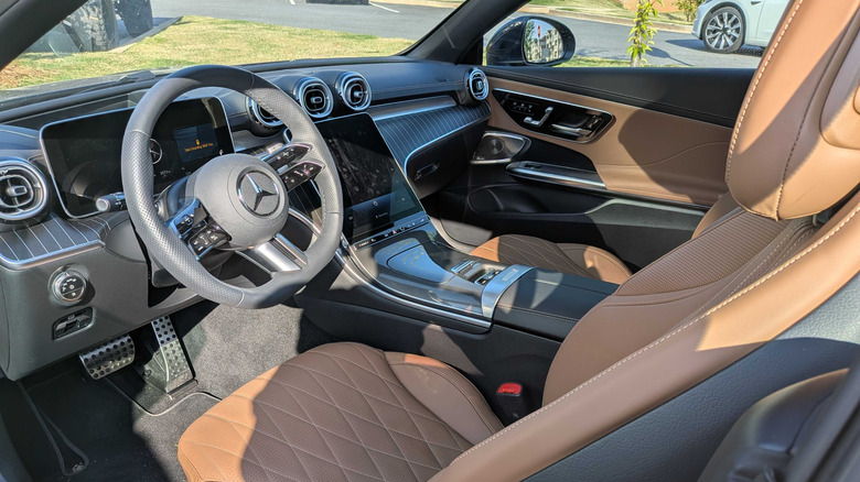 2026 Mercedes-Benz CLE450 4Matic Cabriolet interior cabin