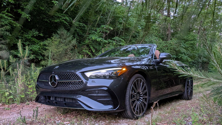 2026 Mercedes-Benz CLE450 4Matic Cabriolet front 3/4