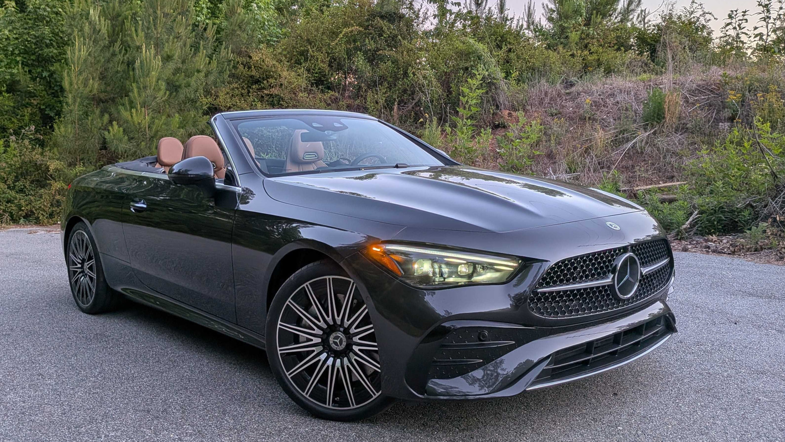 2026 Mercedes-Benz CLE450 Cabriolet Would Be So Much Better If It Just Picked A Lane