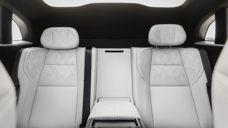 2026 Polestar 4 rear seats no rear window