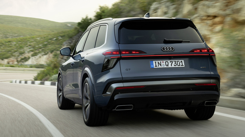 2027 Audi Q7 rear 3/4
