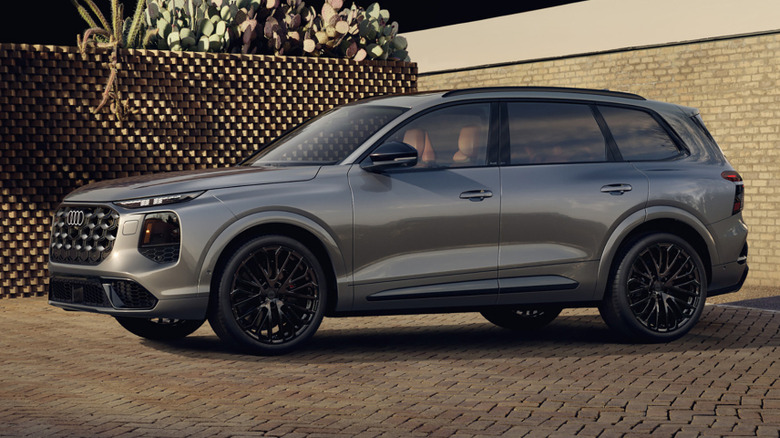 2027 Audi SQ7 front 3/4