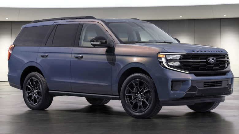 2027 Ford Expedition 30th Anniversary Appearance Package front 3/4 view