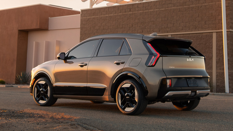 Rear 3/4 view of a 2027 Kia Niro