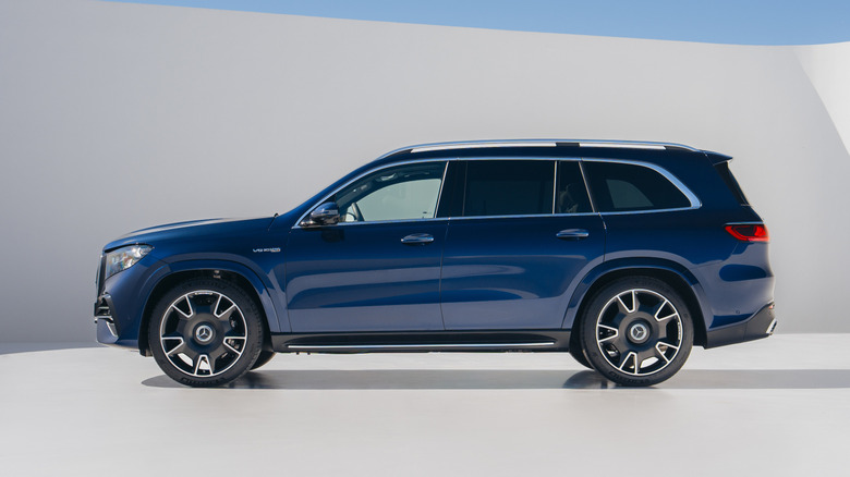 Side view of a blue 2027 Mercedes-AMG GLS63