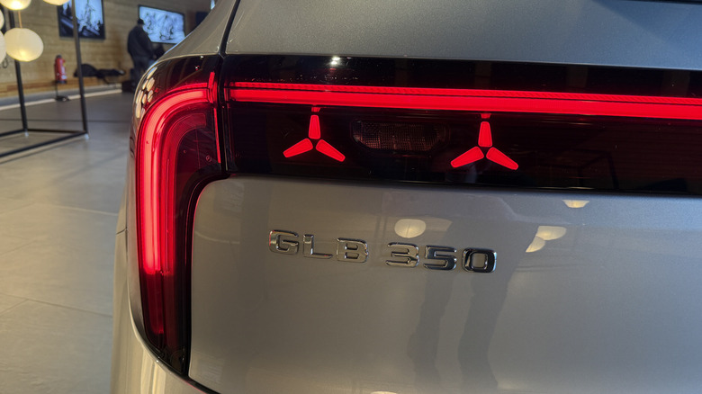 Silver 2027 Mercedes-Benz GLB350 4Matic taillights