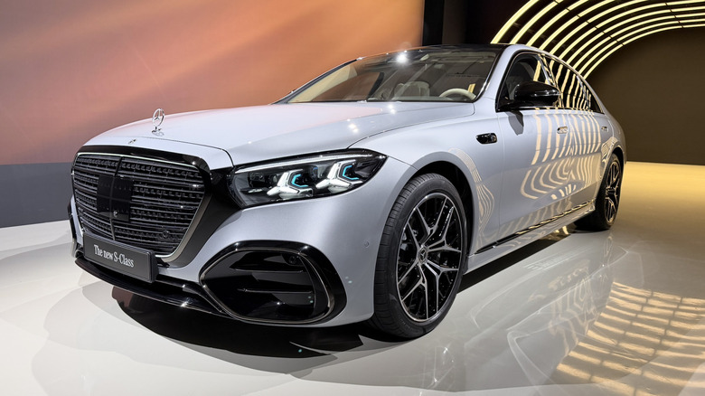 2027 Mercedes-Benz S-Class front 3/4 view