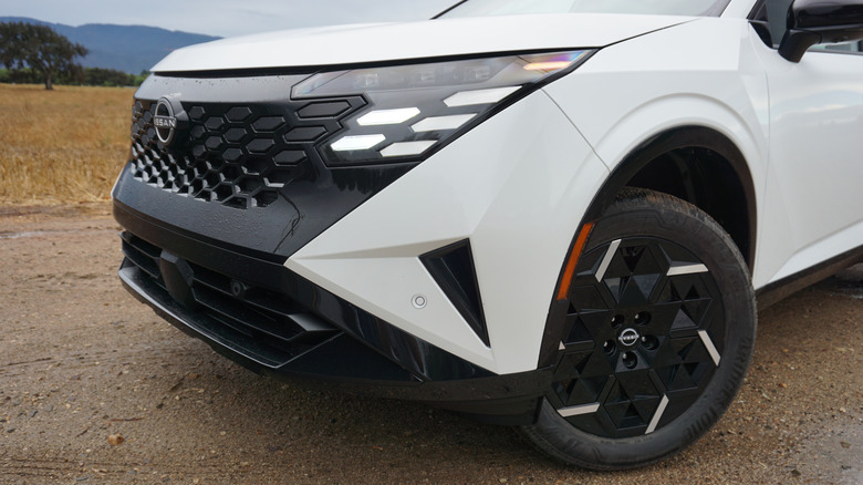 2027 Nissan Rogue Hybrid front end