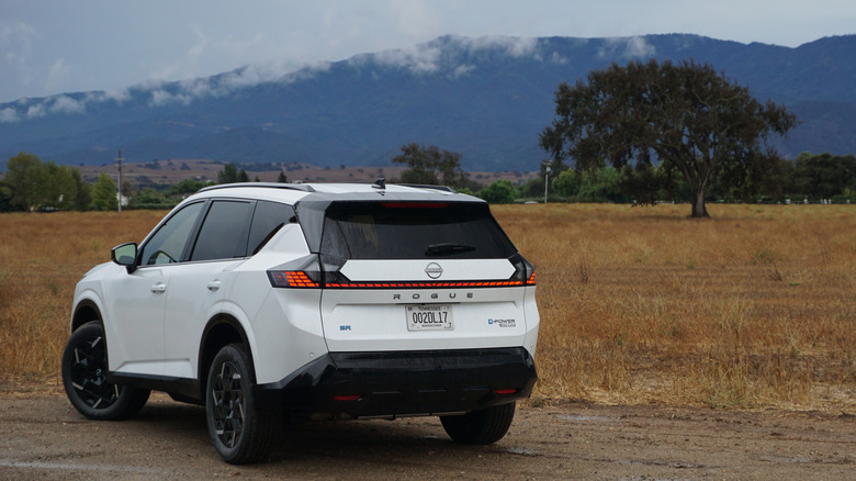 2027 Nissan Rogue Hybrid rear 3/4 view