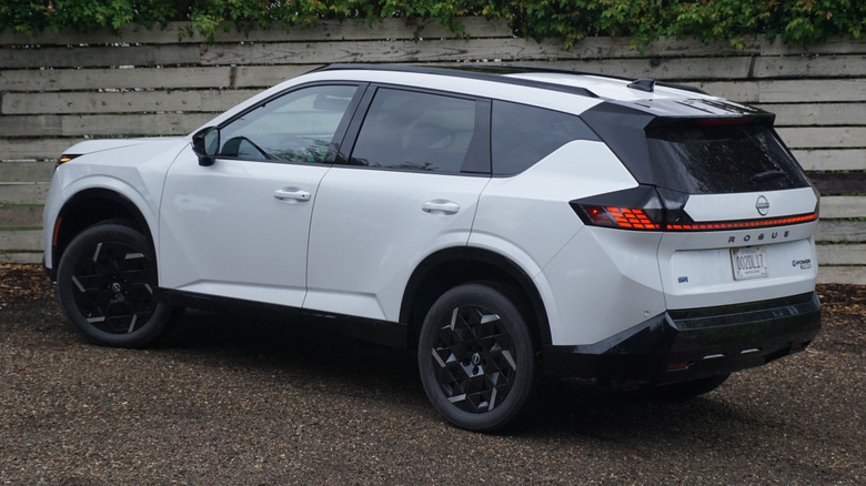 2027 Nissan Rogue Hybrid rear 3/4 view