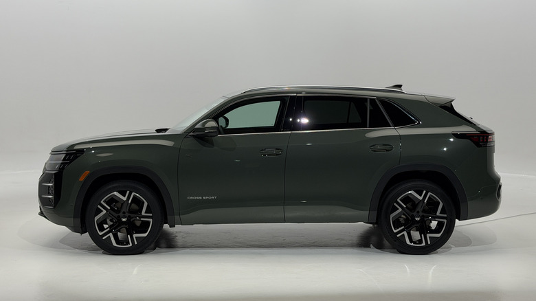 Side view of a green 2027 Volkswagen Atlas Cross Sport