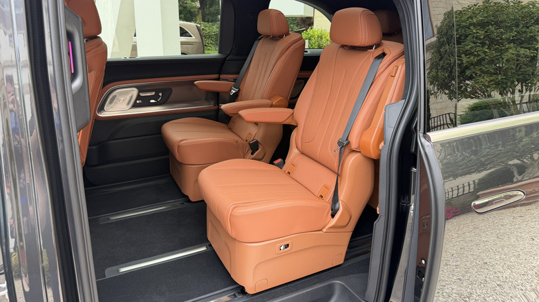 Second row seats in a Mercedes-Benz VLE