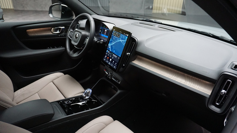 2028 Volvo XC40 interior