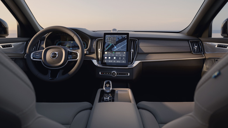 2028 Volvo XC90 T8 interior