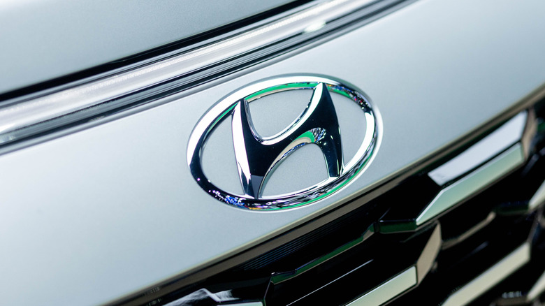 Chrome Hyundai logo