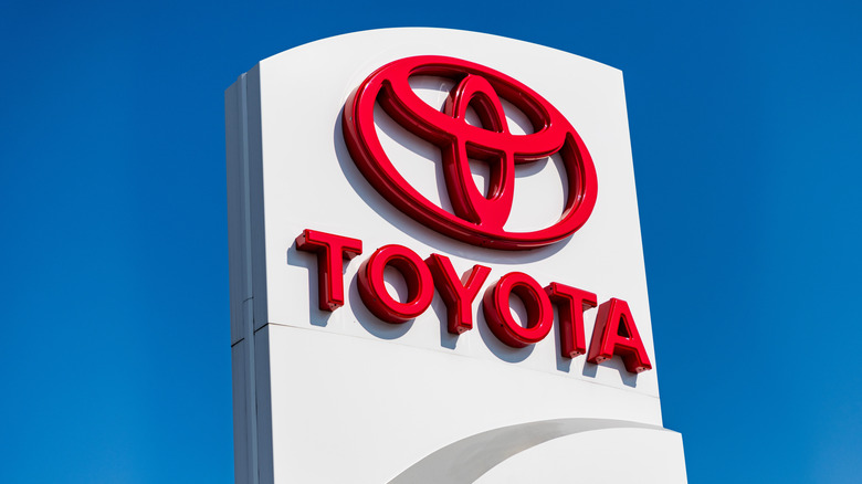 Toyota dealership sign