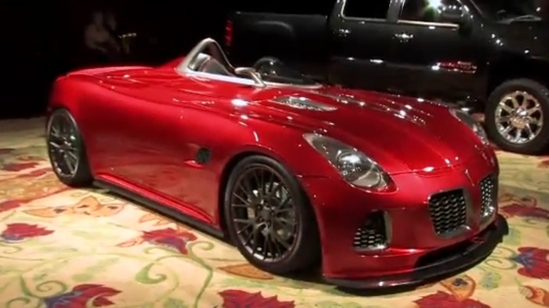 A 2007 Pontiac Solstice SD290 concept car on display