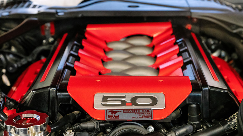 A Ford 5.0 Coyote V8 engine