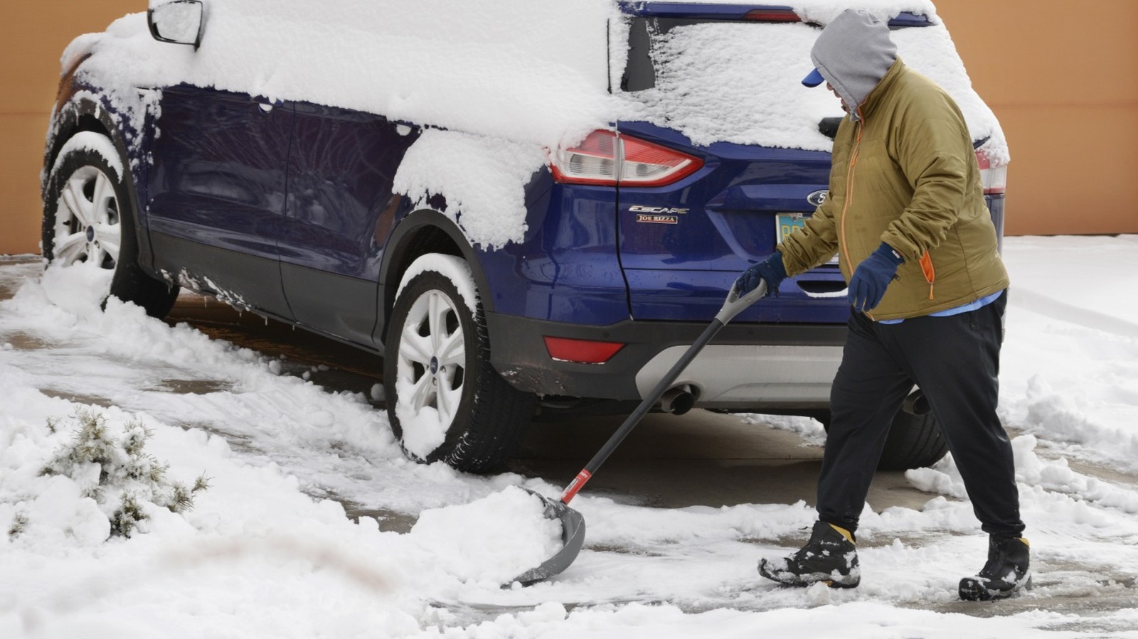 5 DIY Driveway Deicing Tricks That Actually Work