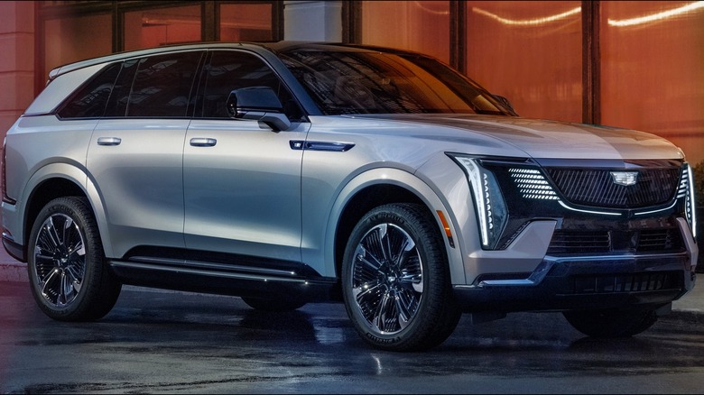 Cadillac Escalade IQ in metallic