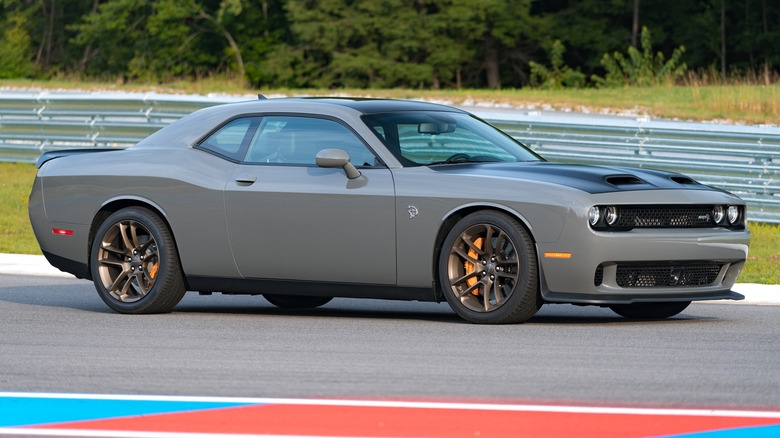 Front-right static shot of a 2019 Dodge Challenger SRT Hellcat