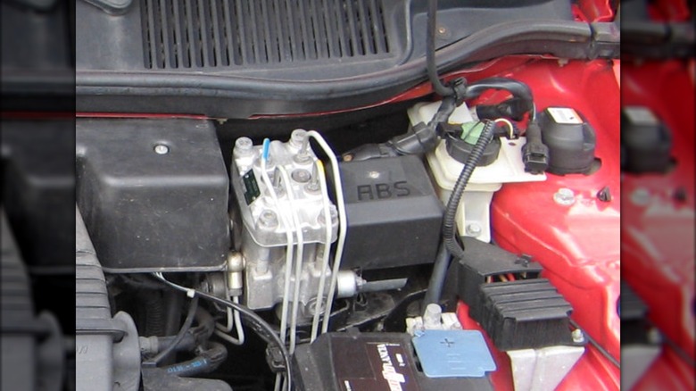 A 4-wheel anti-lock braking system in a Fiat Punto