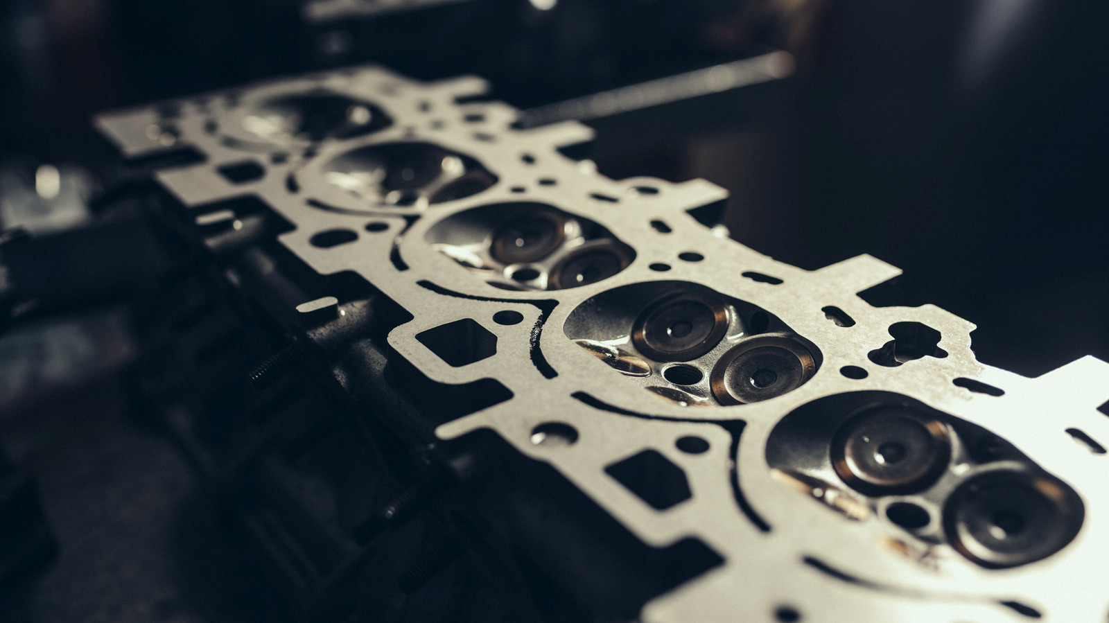 5 Signs Your Cylinder Heads Could Be Failing ( And What To Do About It ) 