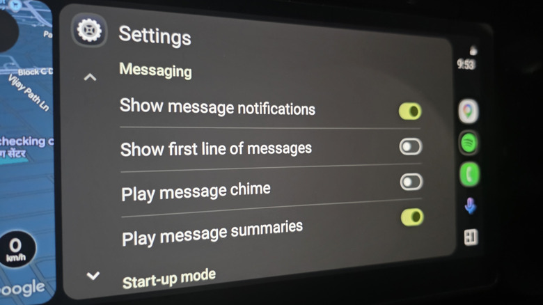 The messaging section of the Settings menu in Android Auto's interface.