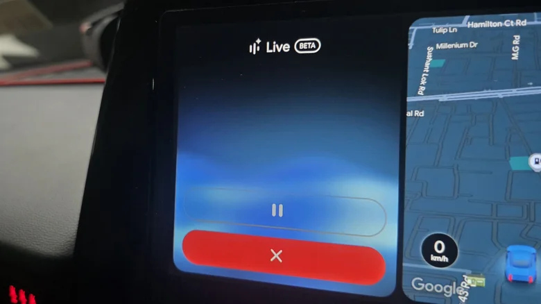 The Gemini live conversation assistant in the Android Auto interface.