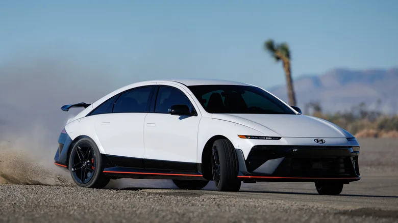 641-HP Hyundai Ioniq 6 N чупи рекорда за обиколка на Нюрбургринг, побеждава R35 GT-R