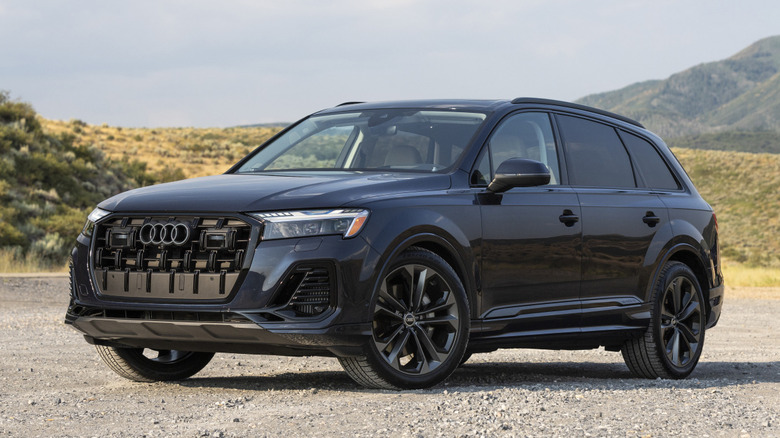 A front 3/4 view of a black 2025 Audi Q7.