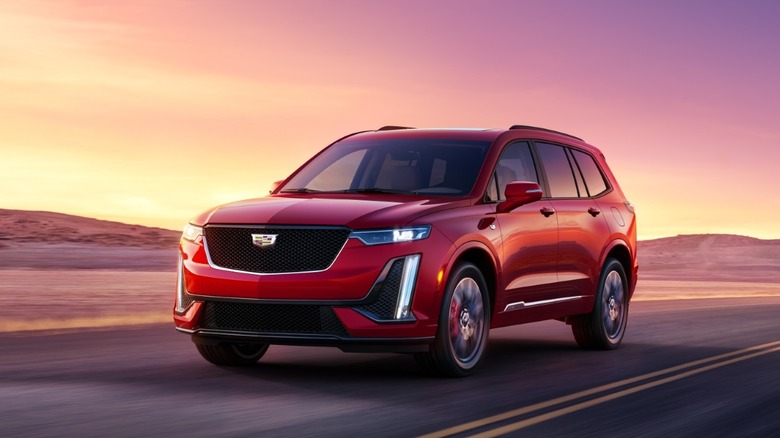 2025 Cadillac XT6 front 3/4 view while driving