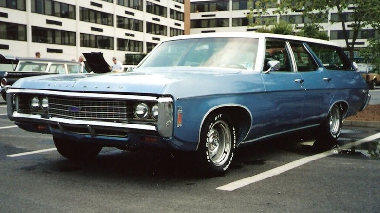Old image of a 1969 Chevrolet Kingswood wagon.