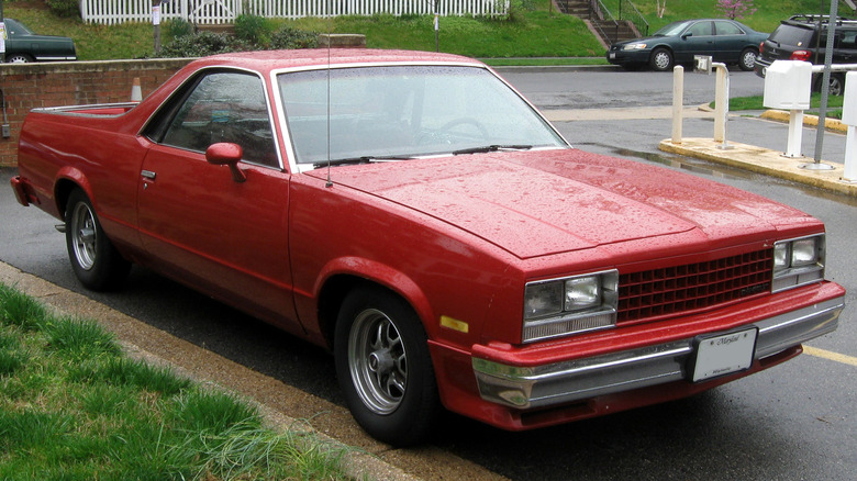 Front 3/4 of 1982-1987 Chevrolet El Camino with raindrops on it