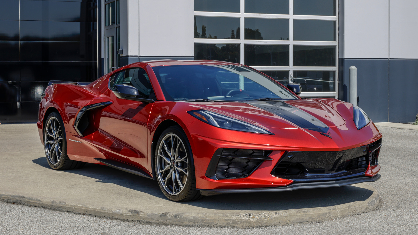 A Miami Waitress Allegedly Claimed $180,000 Per Month Income To Finance C8 Corvette, Mercedes S560, And More